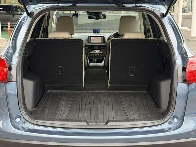 ＣＸ－５ ２．２　ＸＤ　２０１３アニバーサリー　ディーゼルターボ　４Ｗ　禁煙車　クルコン　スマートシティブレーキサポート　フルセグＴＶ　パワーシート　スマートキー　シートヒーター　ＥＴＣ　４ＷＤ　バックＣ　本革シート　横滑防止装置　ＤＶＤ（10枚目）