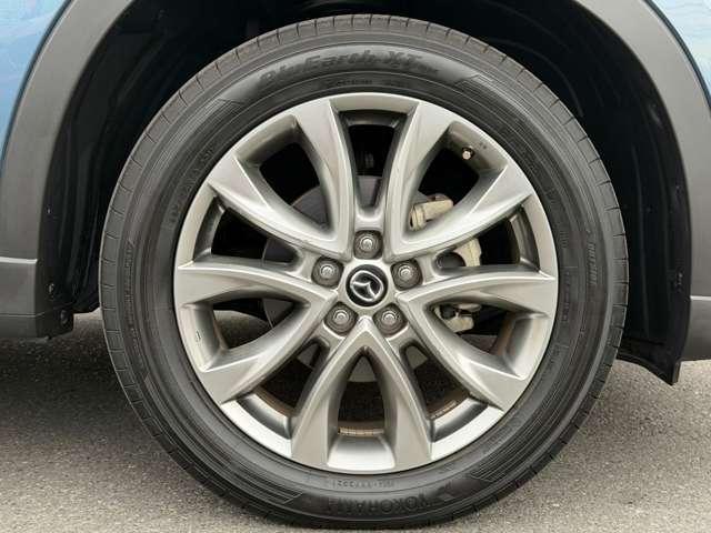 ＣＸ－５ ２．２　ＸＤ　２０１３アニバーサリー　ディーゼルターボ　４Ｗ　禁煙車　クルコン　スマートシティブレーキサポート　フルセグＴＶ　パワーシート　スマートキー　シートヒーター　ＥＴＣ　４ＷＤ　バックＣ　本革シート　横滑防止装置　ＤＶＤ（17枚目）