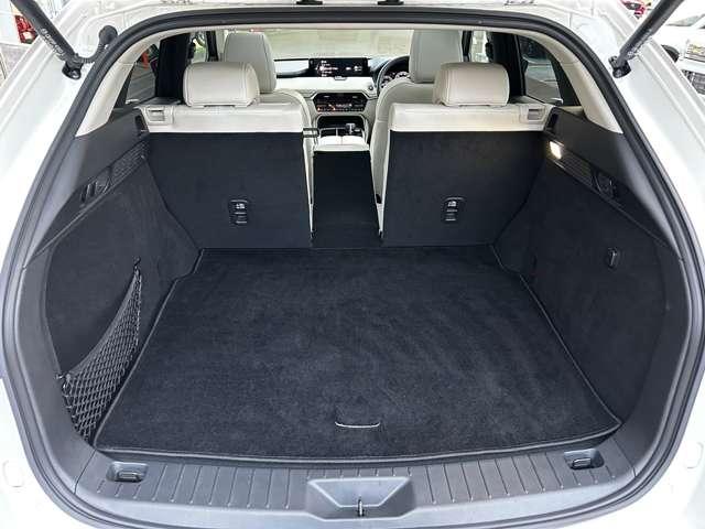 ＣＸ－６０ ３．３　ＸＤ　エクスクルーシブ　モード　ディーゼルターボ　サンルーフ．ベンチレーション．ＢＯＳＥ．白本革　エアシート　衝突軽減　ＬＥＤ　フルセグＴＶ　パワーシート　ワンオーナ　スマートキー　禁煙　クリアランスソナー　レザーシート　盗難防止装置　メモリーナビ（18枚目）