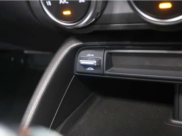 各種装備ございますので是非一度ご来店いただいて現車のご確認お願いいたします。