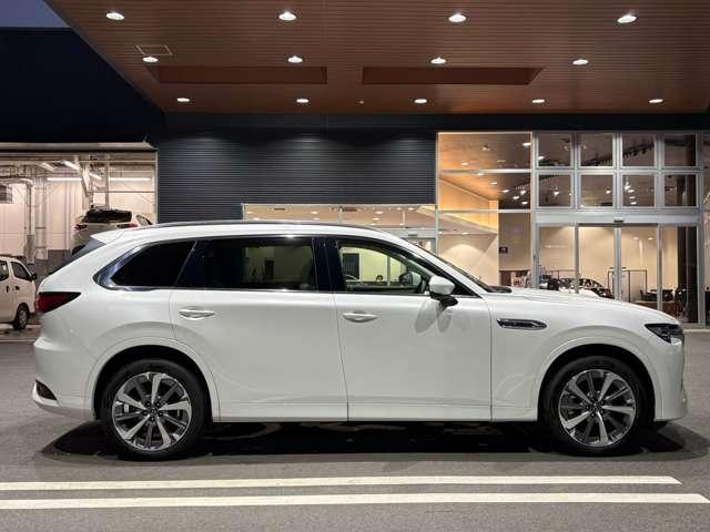 ＣＸ－８０ ３．３　ＸＤハイブリッド　プレミアム　モダン　ディーゼルター　ＥＴＣ車載器　前後ドライブレコーダー　衝突被害軽減ブレーキ　革シート　３列シート　バックカメラ　電動シート　シートヒーター　４ＷＤ　ＥＴＣ（4枚目）