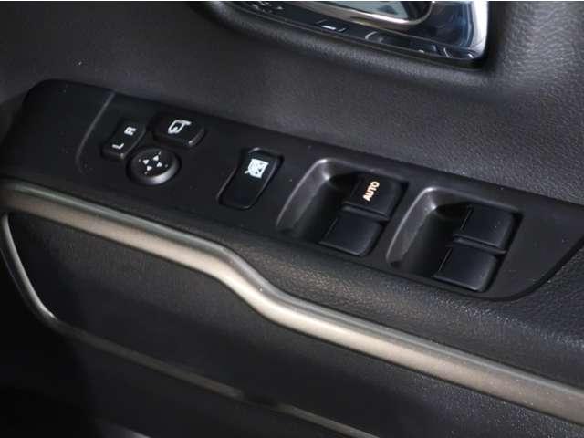 フレアクロスオーバー ６６０　ハイブリッド　ＸＳ　スペシャル　クルコン　シートＨ　ＬＥＤヘッド　ＥＴＣ付き　バックカメラ　横滑り防止機能　ＡＢＳ　オートエアコン　スマートキー　アイドリングストップ　スマートブレーキサポート　メモリーナビゲーション　地上デジタル（11枚目）