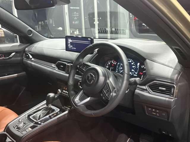 ＣＸ－５ ２．２　ＸＤ　レトロスポーツエディション　ディーゼルターボ　エアバック　フルオートエアコン　地上デジタル　ＬＥＤヘッドライト　パワステ　アイドリングストップ　横滑り防止装置　運転席パワーシート　シートヒーター　バックカメラ　キ－レス　スマートキー　メモリーナビ（10枚目）