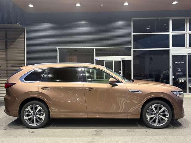 ＣＸ－８０ ３．３　ＸＤハイブリッド　プレミアム　モダン　ディーゼルター　衝突被害軽減ブレーキ　アダプティブクルーズコントロール　革シート　３列シート　バックカメラ　電動シート　シートヒーター　４ＷＤ　サンルーフ　ＥＴＣ（4枚目）