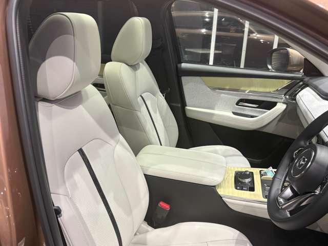 ＣＸ－８０ ３．３　ＸＤハイブリッド　プレミアム　モダン　ディーゼルター　衝突被害軽減ブレーキ　アダプティブクルーズコントロール　革シート　３列シート　バックカメラ　電動シート　シートヒーター　４ＷＤ　サンルーフ　ＥＴＣ（8枚目）