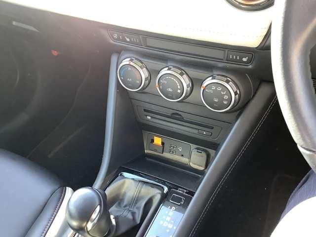 ＣＸ－３ １．５　１５Ｓ　スーパー　エッジー　４ＷＤ　１５Ｓスーパーエッジ４ＷＤＥＴＣツートンエンジン　バックカメラ　シートヒーター　パワーシート　衝突軽減ブレーキ　４ＷＤ　ＥＴＣ　フルセグＴＶ　ＬＥＤライト（11枚目）