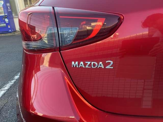 ＭＡＺＤＡ２ １．５　１５ＢＤ　パノラマモニタ　スマートシティブレーキサポート　前後ソナー　ＴＶ　ＬＥＤヘッドランプ　フルセグＴＶ　バックカメラ　アドバンストキー　エアコン　アイドリングストップ　ＤＳＣ（7枚目）