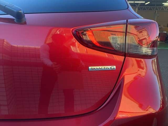 ＭＡＺＤＡ２ １．５　１５ＢＤ　パノラマモニタ　スマートシティブレーキサポート　前後ソナー　ＴＶ　ＬＥＤヘッドランプ　フルセグＴＶ　バックカメラ　アドバンストキー　エアコン　アイドリングストップ　ＤＳＣ（8枚目）