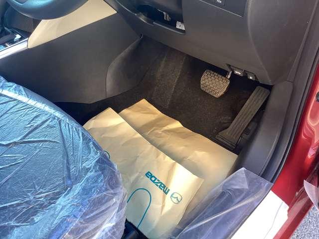 ＭＡＺＤＡ２ １．５　１５ＢＤ　パノラマモニタ　スマートシティブレーキサポート　前後ソナー　ＴＶ　ＬＥＤヘッドランプ　フルセグＴＶ　バックカメラ　アドバンストキー　エアコン　アイドリングストップ　ＤＳＣ（19枚目）