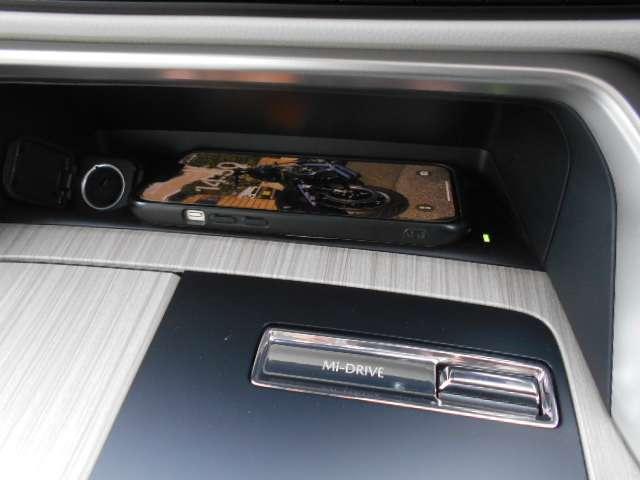 ＣＸ－６０ ３．３　ＸＤハイブリッド　エクスクルーシブ　モダン　ディーゼ　衝突軽減ブレーキ　追従式クルコン　地上デジタル　サイドカメラ　ＥＴＣ　アルミホイール　横滑り防止装置　パワーシート　アイドリングストップ　フロントカメラ　フルタイム４ＷＤ　レザーシート　スマートキー（9枚目）