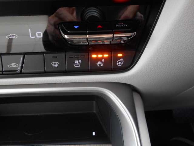 ＣＸ－６０ ３．３　ＸＤハイブリッド　エクスクルーシブ　モダン　ディーゼ　衝突軽減ブレーキ　追従式クルコン　地上デジタル　サイドカメラ　ＥＴＣ　アルミホイール　横滑り防止装置　パワーシート　アイドリングストップ　フロントカメラ　フルタイム４ＷＤ　レザーシート　スマートキー（11枚目）