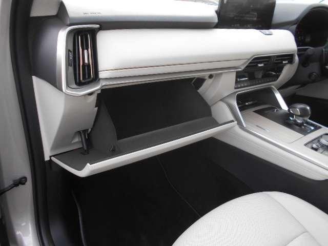 ＣＸ－６０ ３．３　ＸＤハイブリッド　エクスクルーシブ　モダン　ディーゼ　衝突軽減ブレーキ　追従式クルコン　地上デジタル　サイドカメラ　ＥＴＣ　アルミホイール　横滑り防止装置　パワーシート　アイドリングストップ　フロントカメラ　フルタイム４ＷＤ　レザーシート　スマートキー（13枚目）