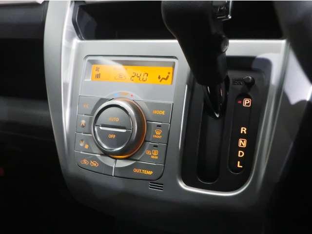 フレアクロスオーバー ６６０　ＸＳ　シ－トヒ－タ－　Ｓエネチャージ　スマートキー　助手席エアバッグ　オートエアコン　ＥＳＣ　キーレスエントリー　パワーウインドウ　アルミホイール　パワステ　運転席エアバッグ　ＡＢＳ　ＬＥＤヘッドライト（4枚目）