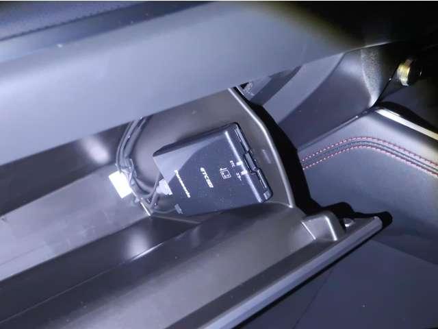 CX-8 2.2 XD ブラックトーン エディション ディーゼルターボ ワンオーナー 禁煙車 ディーラー保証付(1年間/走行距離無制限) ETC ドライブレコーダー サンルーフ BOSEスピカ― 360°ビューモニター AppleCarPlay AndroidAuto(12枚目)