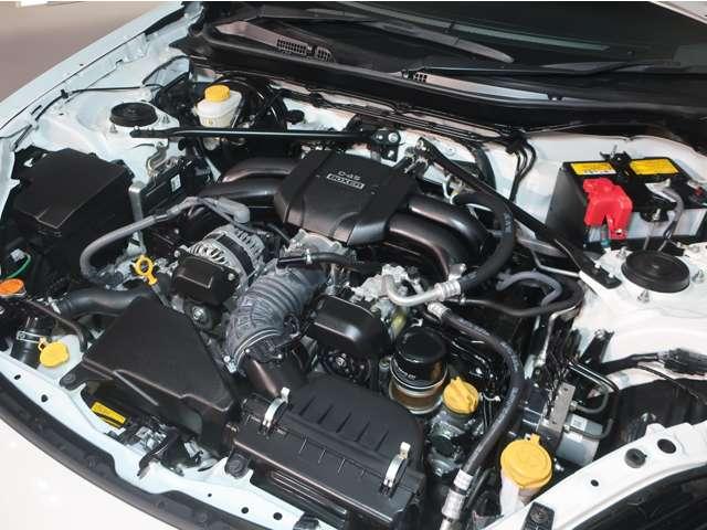 ＧＲ８６ ２．４　ＲＺ　ワンオーナー　禁煙車　ディーラー保証付き　ナビ・テレビ　Ｂモニタ　ＬＥＤヘッド　イモビ　キーフリ　オートエアコン　パワーステアリング　アルミホイール　デュアルエアバッグ　ＥＴＣ　ＡＢＳ　ＤＳＣ（5枚目）