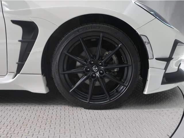 ＧＲ８６ ２．４　ＲＺ　ワンオーナー　禁煙車　ディーラー保証付き　ナビ・テレビ　Ｂモニタ　ＬＥＤヘッド　イモビ　キーフリ　オートエアコン　パワーステアリング　アルミホイール　デュアルエアバッグ　ＥＴＣ　ＡＢＳ　ＤＳＣ（8枚目）