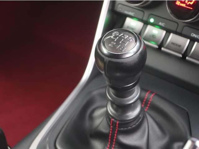 ＧＲ８６ ２．４　ＲＺ　ワンオーナー　禁煙車　ディーラー保証付き　ナビ・テレビ　Ｂモニタ　ＬＥＤヘッド　イモビ　キーフリ　オートエアコン　パワーステアリング　アルミホイール　デュアルエアバッグ　ＥＴＣ　ＡＢＳ　ＤＳＣ（15枚目）