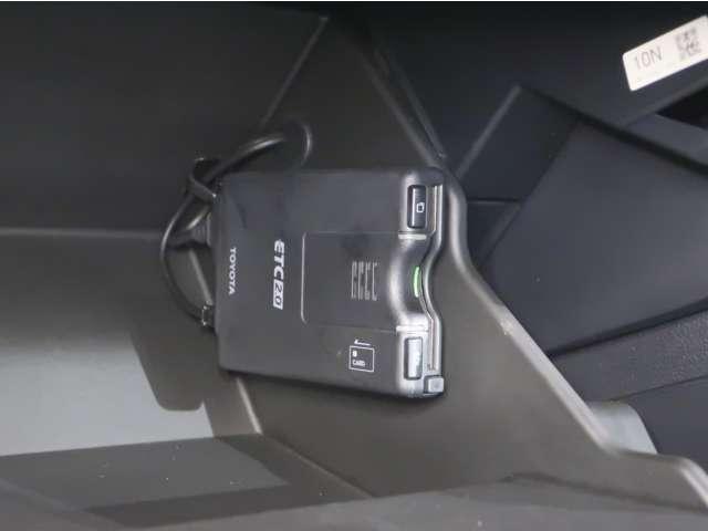 ＧＲ８６ ２．４　ＲＺ　ワンオーナー　禁煙車　ディーラー保証付き　ナビ・テレビ　Ｂモニタ　ＬＥＤヘッド　イモビ　キーフリ　オートエアコン　パワーステアリング　アルミホイール　デュアルエアバッグ　ＥＴＣ　ＡＢＳ　ＤＳＣ（16枚目）