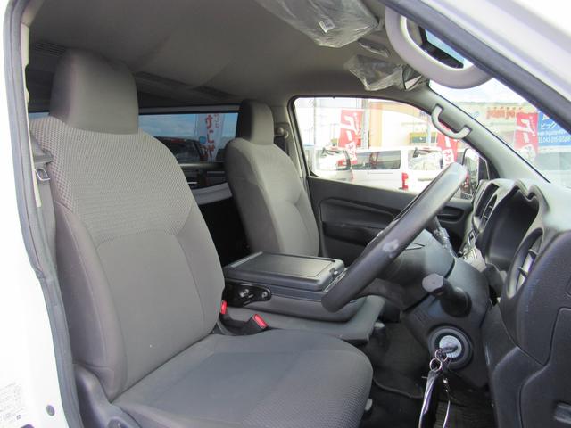 NV350キャラバンバン ロングDX リヤクーラー&リヤヒーター 両側スライドドア(21枚目)