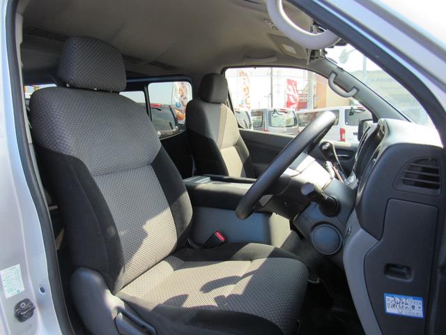 NV350キャラバンバン ロングライダープレミアムGXターボ 純正ナビ CD・DVD再生 Bluetooth フルセグTV リヤクーラー&ヒーター HIDヘッドライト ETC(23枚目)