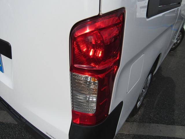 キャラバン ロングＤＸ　両側スライドドア　５ドア　リヤクーラー＆ヒーター（39枚目）