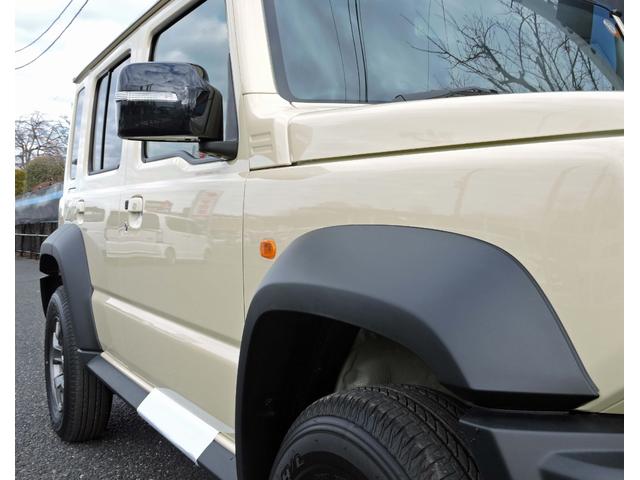ジムニーノマド ＦＣ　４ＷＤ　登録済未使用車　セーフティサポート　フロアマット　バイザー　コーティング施工済み　２トーン（2枚目）