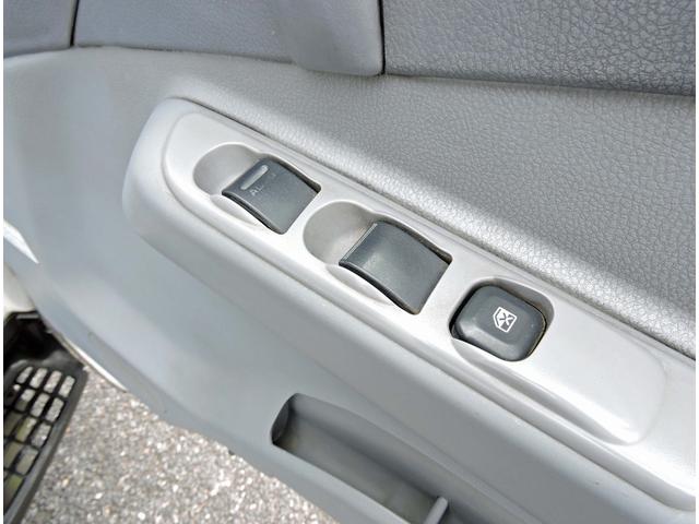 キャンターガッツ ロング全低床ＤＸ　５ＭＴ　載積１．５ｔ　ディーゼル　平ボディ　パワーウィンドウ（24枚目）