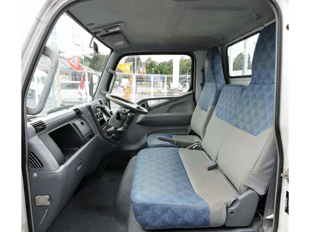 キャンターガッツ ロング全低床ＤＸ　５ＭＴ　載積１．５ｔ　ディーゼル　平ボディ　パワーウィンドウ（25枚目）