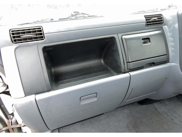 キャンターガッツ ロング全低床ＤＸ　５ＭＴ　載積１．５ｔ　ディーゼル　平ボディ　パワーウィンドウ（28枚目）