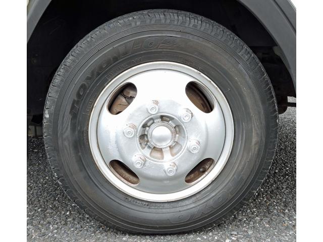 キャンターガッツ ロング全低床ＤＸ　５ＭＴ　載積１．５ｔ　ディーゼル　平ボディ　パワーウィンドウ（30枚目）