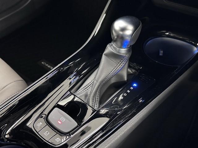 Ｃ－ＨＲ Ｇ　ドライブレコーダー付　衝突軽減　ＥＳＣ　キーレスエントリー　Ｉストップ　ＬＥＤライト　Ｂカメ　盗難防止システム　ワンオ－ナ－　半革シート　オートクルーズコントロール　整備記録簿　スマートキー　ナビ付（10枚目）