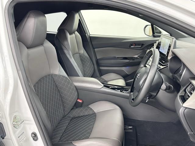 Ｃ－ＨＲ Ｇ　ドライブレコーダー付　衝突軽減　ＥＳＣ　キーレスエントリー　Ｉストップ　ＬＥＤライト　Ｂカメ　盗難防止システム　ワンオ－ナ－　半革シート　オートクルーズコントロール　整備記録簿　スマートキー　ナビ付（16枚目）