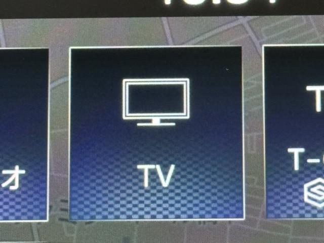 カローラツーリング ハイブリッド　ダブルバイビー　追突軽減ブレーキ　バックモニタ　地デジフルセグ　横滑防止　ナビＴＶ　スマキー　ＬＥＤライト　ＡＣ１００Ｖ　Ａストップ　デュアルエアバッグ　エアコン　オートクルーズ　サイドエアバッグ　ＥＴＣ付　ＰＳ（8枚目）