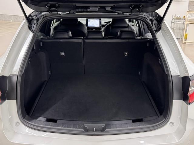 カローラツーリング ハイブリッド　ダブルバイビー　追突軽減ブレーキ　バックモニタ　地デジフルセグ　横滑防止　ナビＴＶ　スマキー　ＬＥＤライト　ＡＣ１００Ｖ　Ａストップ　デュアルエアバッグ　エアコン　オートクルーズ　サイドエアバッグ　ＥＴＣ付　ＰＳ（17枚目）