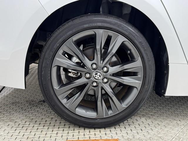 カローラツーリング ハイブリッド　ダブルバイビー　追突軽減ブレーキ　バックモニタ　地デジフルセグ　横滑防止　ナビＴＶ　スマキー　ＬＥＤライト　ＡＣ１００Ｖ　Ａストップ　デュアルエアバッグ　エアコン　オートクルーズ　サイドエアバッグ　ＥＴＣ付　ＰＳ（18枚目）