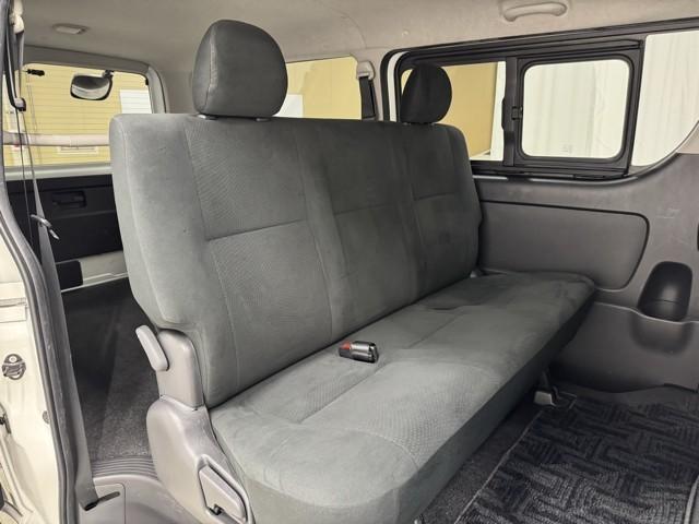 ハイエースバン ロングスーパーＧＬ　リアカメラ　ＳＲＳ　Ｗエアコン　横滑り防止装置付　盗難防止機能　キーレス　スマートエントリー　ＤＶＤ視聴可　アルミホイール　エアコン　パワステ　ナビＴＶ　ドライブレコーダ　ＥＴＣ　ＡＢＳ　メモリーナビ（16枚目）