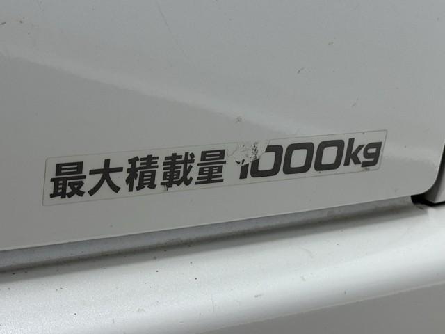ハイエースバン ロングスーパーＧＬ　リアカメラ　ＳＲＳ　Ｗエアコン　横滑り防止装置付　盗難防止機能　キーレス　スマートエントリー　ＤＶＤ視聴可　アルミホイール　エアコン　パワステ　ナビＴＶ　ドライブレコーダ　ＥＴＣ　ＡＢＳ　メモリーナビ（18枚目）