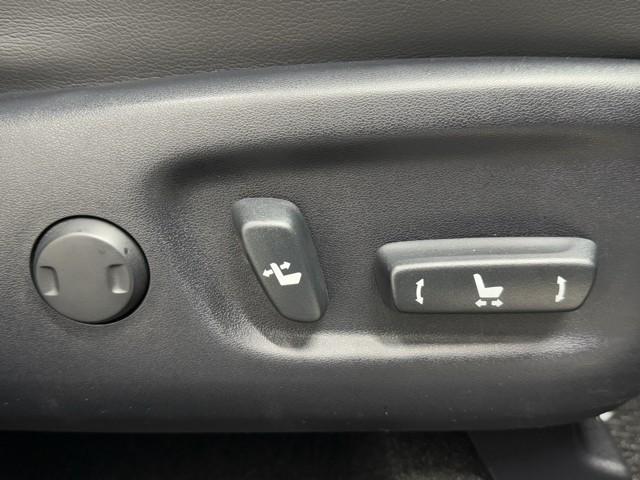 プリウスアルファ G TSS Bモニタ 電動シート 盗難防止装置 AUX エアバッグ ABS 地デジTV Aストップ オートクルーズコントロール ETC付 Wエアバック TVナビ DVD再生機能 キーフリーキー AW(14枚目)