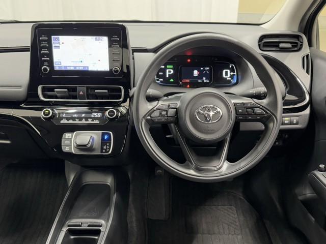 アクア X 踏み間違い防止 100V イモビ ナビ&TV ドライブレコーダー フルセグ 点検記録簿 LEDヘッドライト スマートキー 横滑り防止機能 キーレスエントリー アルミホイール オートクルーズ ETC(4枚目)