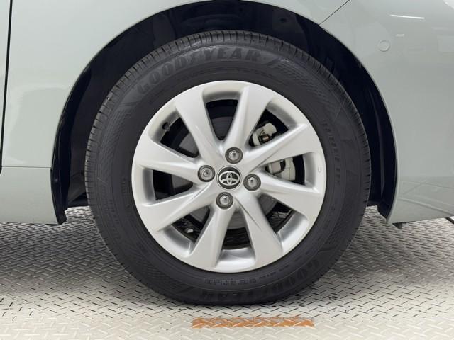 アクア X 踏み間違い防止 100V イモビ ナビ&TV ドライブレコーダー フルセグ 点検記録簿 LEDヘッドライト スマートキー 横滑り防止機能 キーレスエントリー アルミホイール オートクルーズ ETC(17枚目)