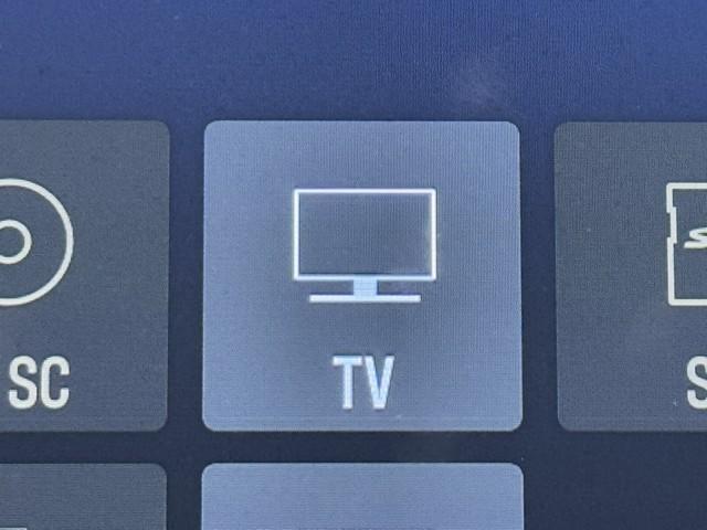 エスクァイア ハイブリッドGiプレミアムパッケジブラックテーラード 誤発進抑制機能 AC100V エアロ 寒冷地仕様 アイドリングストップ Bカメラ スマートキー ナビ&TV イモビライザー LEDランプ ETC車載器 クルーズコントロール アルミ 地デジ キーレス(8枚目)