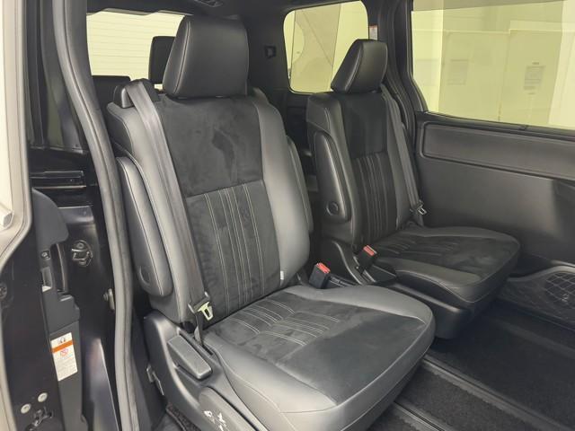 エスクァイア ハイブリッドGiプレミアムパッケジブラックテーラード 誤発進抑制機能 AC100V エアロ 寒冷地仕様 アイドリングストップ Bカメラ スマートキー ナビ&TV イモビライザー LEDランプ ETC車載器 クルーズコントロール アルミ 地デジ キーレス(16枚目)