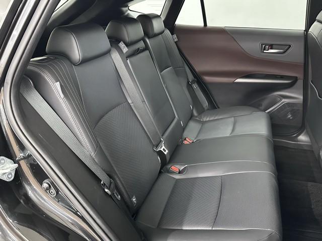 ハリアーハイブリッド Ｚ　レザーパッケージ　パノラマサンルーフ　地デジ　横滑防止　盗難防止システム　Ｂモニター　革　ＬＥＤライト　パワーウィンドウ　クルコン　スマートキ－　助手席エアバック　パワーシート　エアバッグ　点検記録簿　オートエアコン（16枚目）