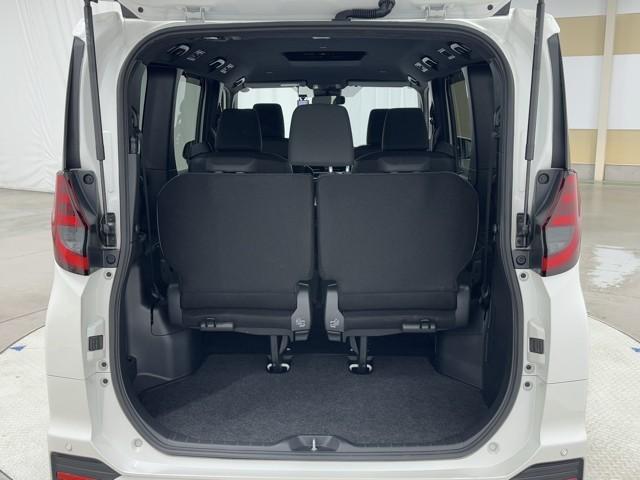 ノア Ｓ－Ｇ　ワンオーナー車　横滑り防止　Ｂモニター　両側自動ドア　クルコン　スマートキ　アルミホイール　ドライブレコーダ　リアオートエアコン　ＡＡＣ　ナビ＆ＴＶ　ＥＴＣ車載器　イモビライザー　ＬＥＤライト　記録簿（18枚目）