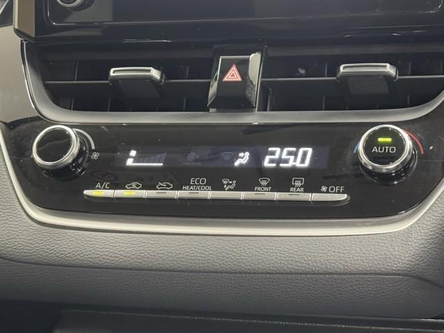 カローラツーリング Ｇ－Ｘ　プラス　ＤＶＤ　衝突軽減ブレーキ　オートクルーズコントロール　ＬＥＤヘッドランプ　スマートキー　ナビ　キーレス　バックカメラ　ミュージックプレイヤー接続可　記録簿　ＥＴＣ　メモリーナビ　オートエアコン　イモビ（9枚目）