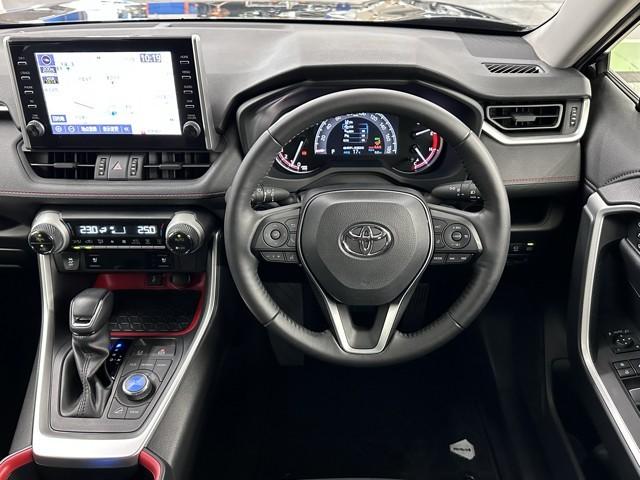 ＲＡＶ４ アドベンチャー　オフロードパッケージ　パワーウインドウ　ＡＡＣ　アルミホイール　記録簿付　キーフリー　ＬＥＤランプ　クルコン　スマートキ　ミュージックプレイヤー接続可　メモリナビ　運転席パワーシート　地デジ　横滑り防止装置　ＡＢＳ　ＰＳ（4枚目）