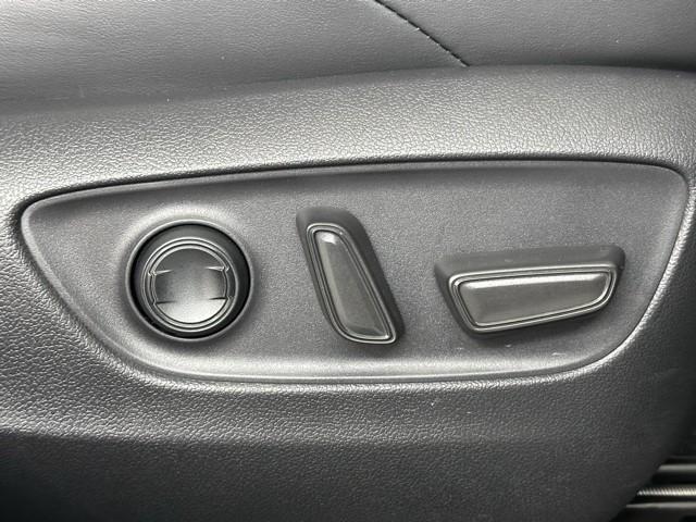 ＲＡＶ４ アドベンチャー　オフロードパッケージ　パワーウインドウ　ＡＡＣ　アルミホイール　記録簿付　キーフリー　ＬＥＤランプ　クルコン　スマートキ　ミュージックプレイヤー接続可　メモリナビ　運転席パワーシート　地デジ　横滑り防止装置　ＡＢＳ　ＰＳ（15枚目）