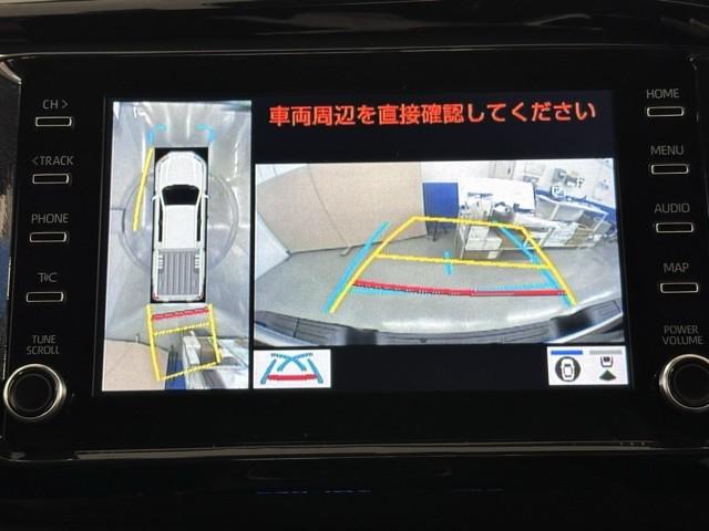 パノラミックビューモニターシステムが付いているので車の上から見た映像が確認できますよ。　一目で車両周辺の情報を確認できますが、直接安全をご確認下さい。