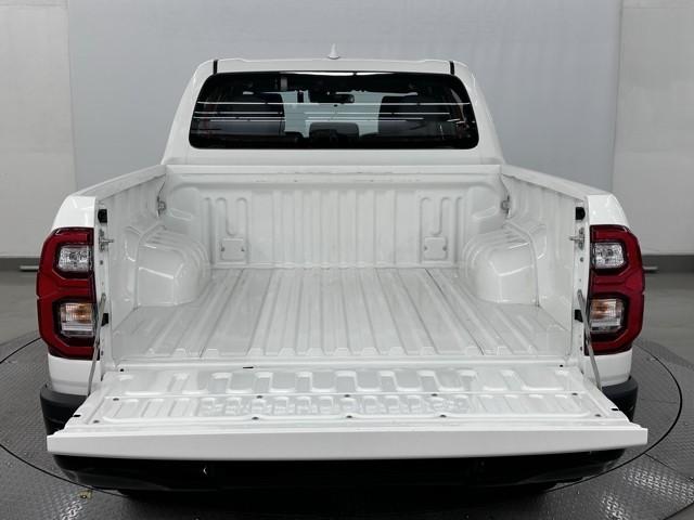 いろんな用途に使えるトラックの荷台ですよ。　広々とした荷台に多種多様な荷物を詰め込むことができますよ。