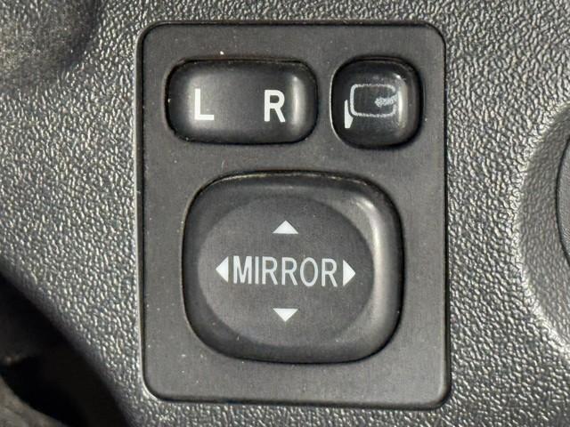 ハイエースバン ＤＸ　プリクラッシュセーフティ　メンテナンスノート　エアバック　リモコンキー　ワンオーナー　パワーステアリング　セキュリティーアラーム　ミュージックプレイヤー接続可　３列シート　メモリナビ　ナビ＆ＴＶ（10枚目）